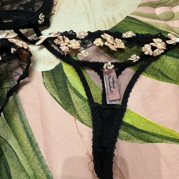 Agent Provocateur Black and Pink Floral Lace Bra Set 3 pieces 32E/3/3 - Picture 4 of 9
